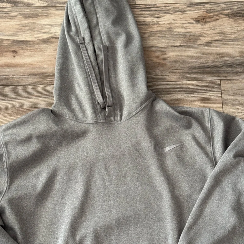 Nike Therma-FIT pullover hoodie Gray Large Comfy Cozy